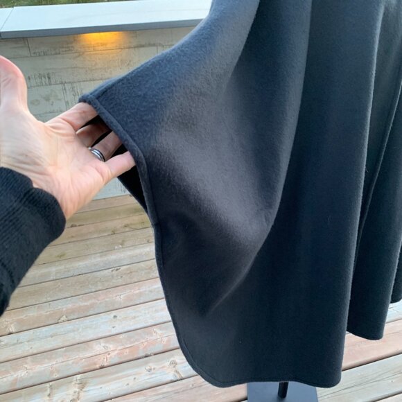 Vintage Lord & Taylor Black Fleece Cloak Cape Faux Fur Collar Velvet Buttons - Picture 4 of 16